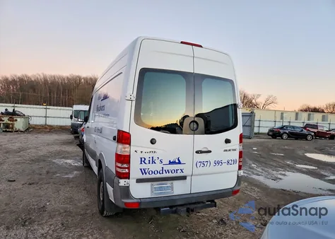 2013 Mercedes-Benz Sprinter 2500 из США, поврежденный, VIN WD3PE7CC9D5812091